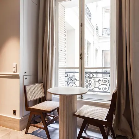 Stylish - 1br-4p - Vendome Square *