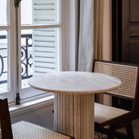 Stylish - 1br-4p - Vendome Square *
